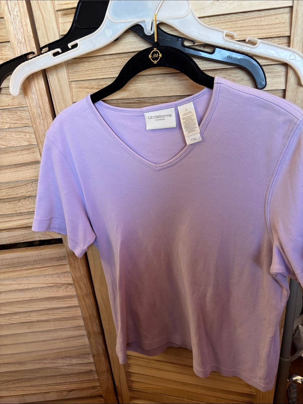 Liz Claiborne Light Purple V-Neck Short Sleeve Tee Small
